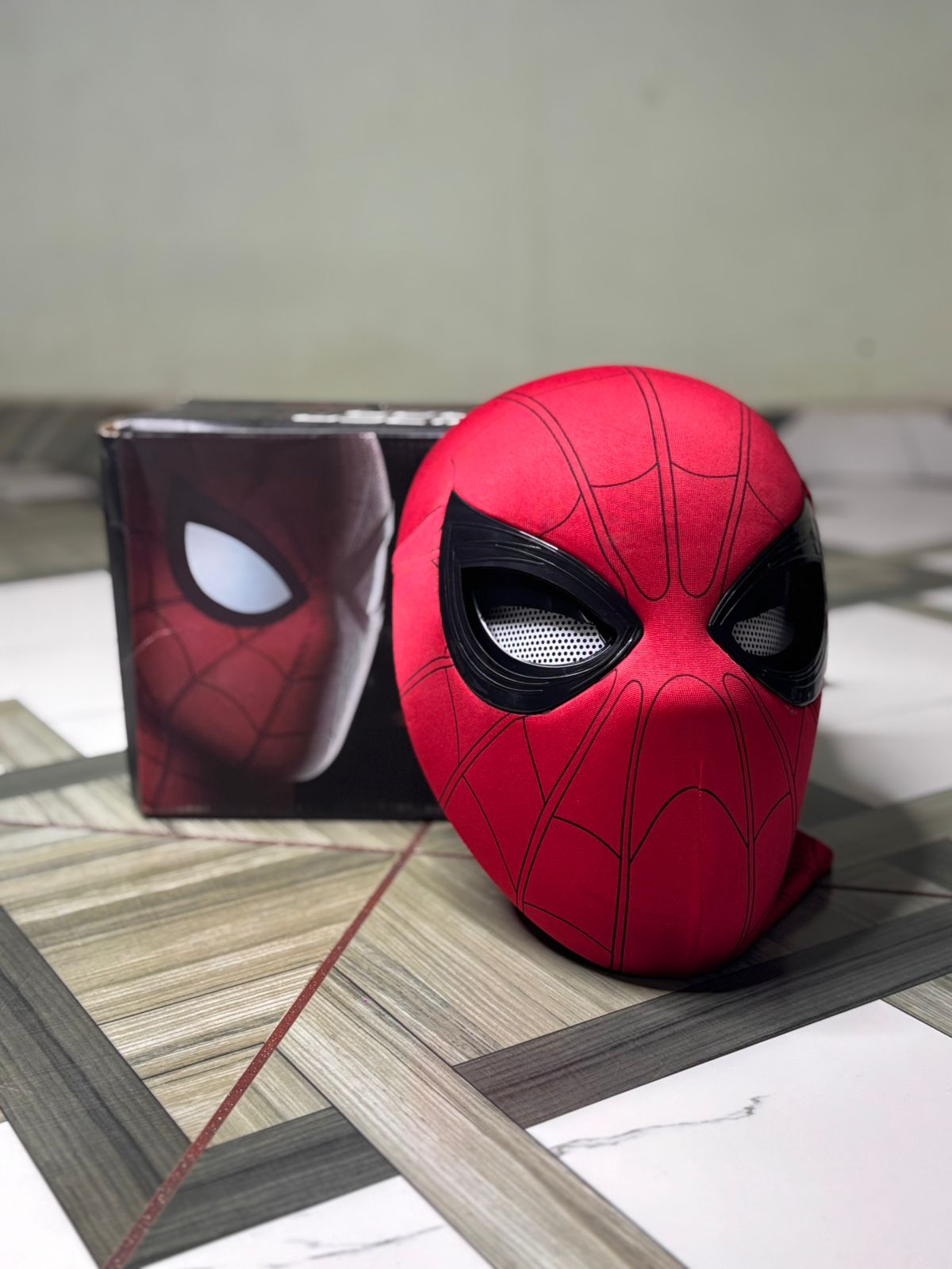 Superhero Spider Mask with Moving Eyes