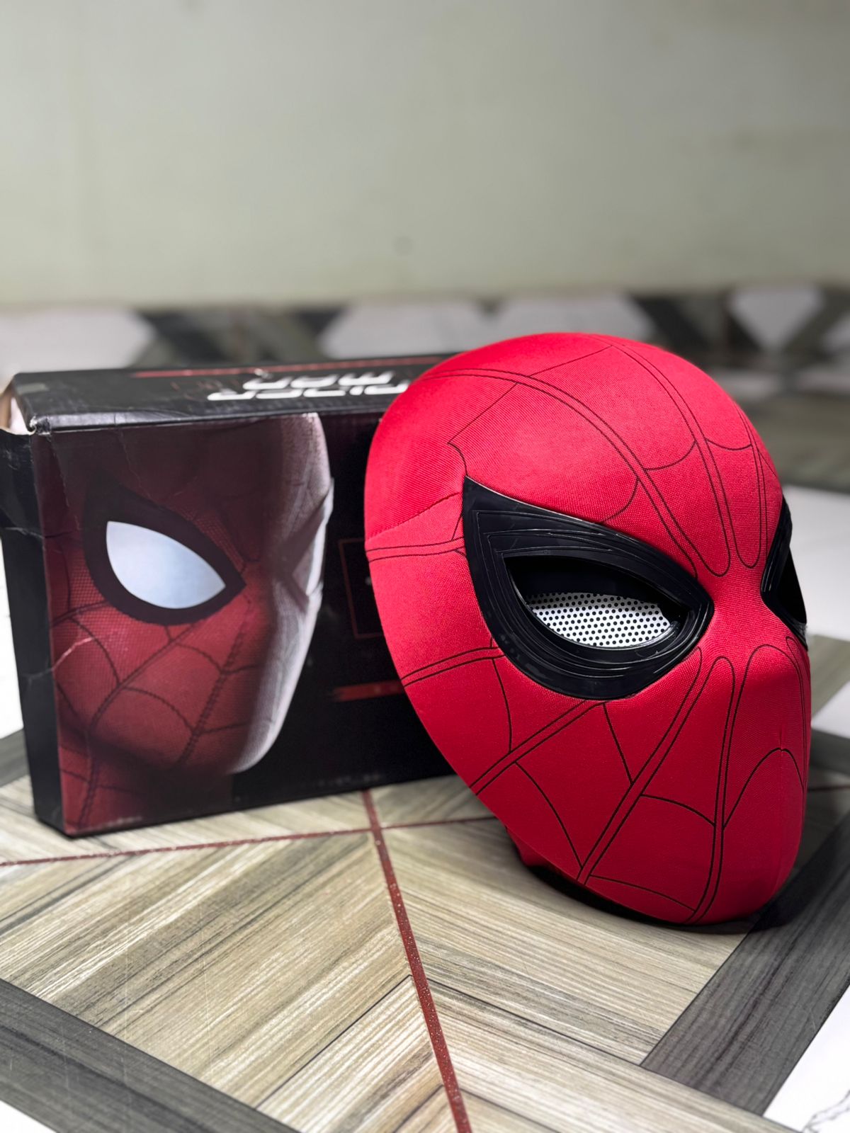 Superhero Spider Mask with Moving Eyes